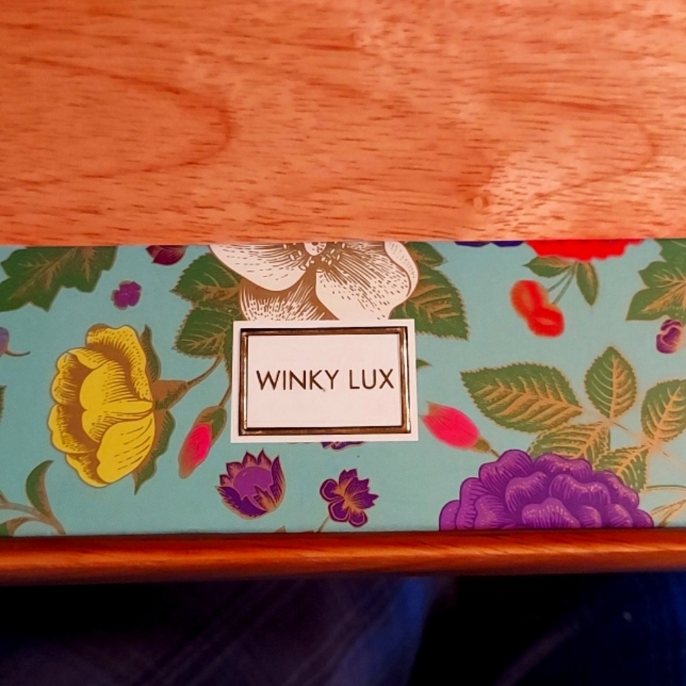 Winky Lux eyeshadow palette